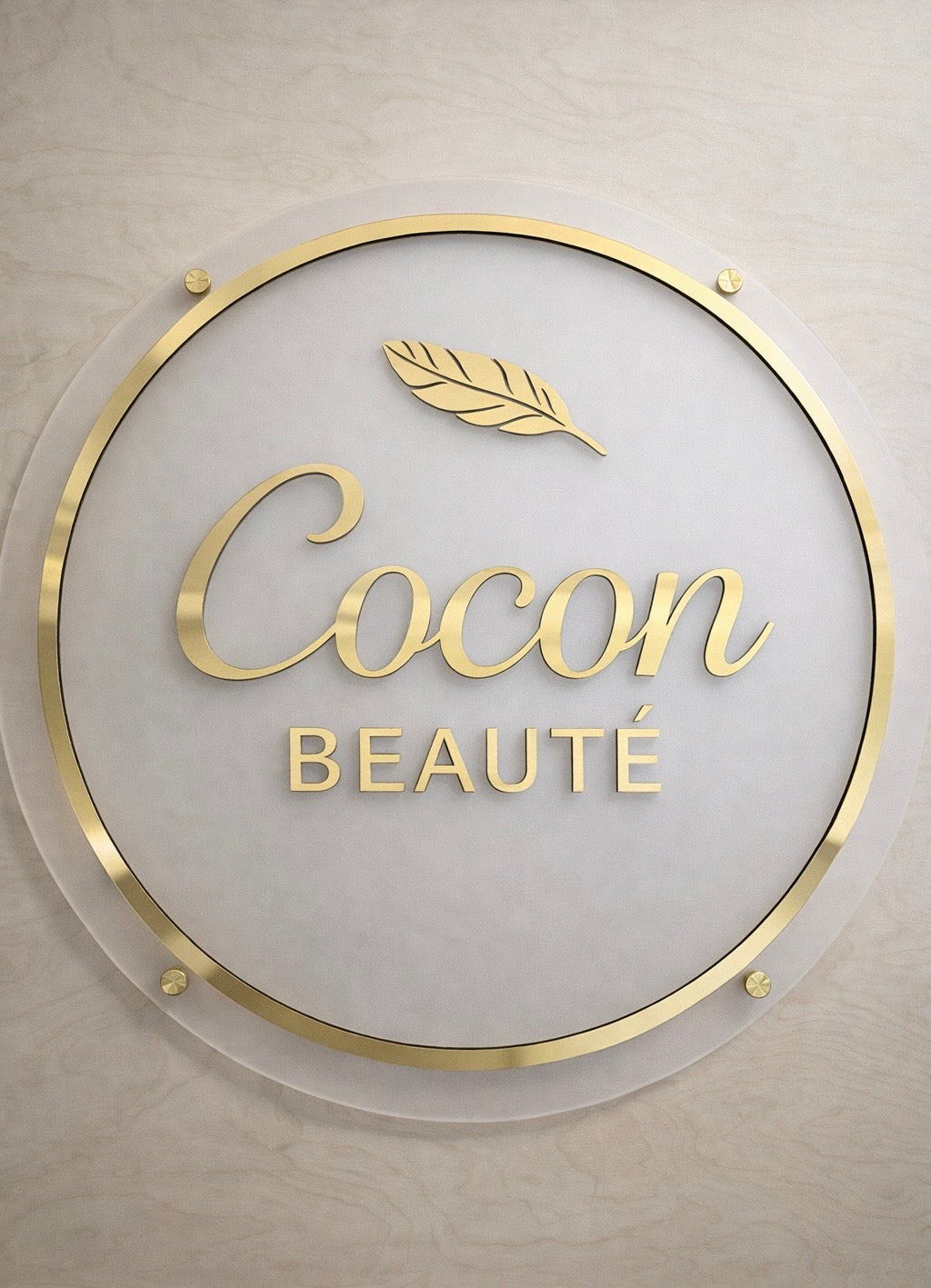 Logo mural professionnel en plexiglas – 3D personnalisé